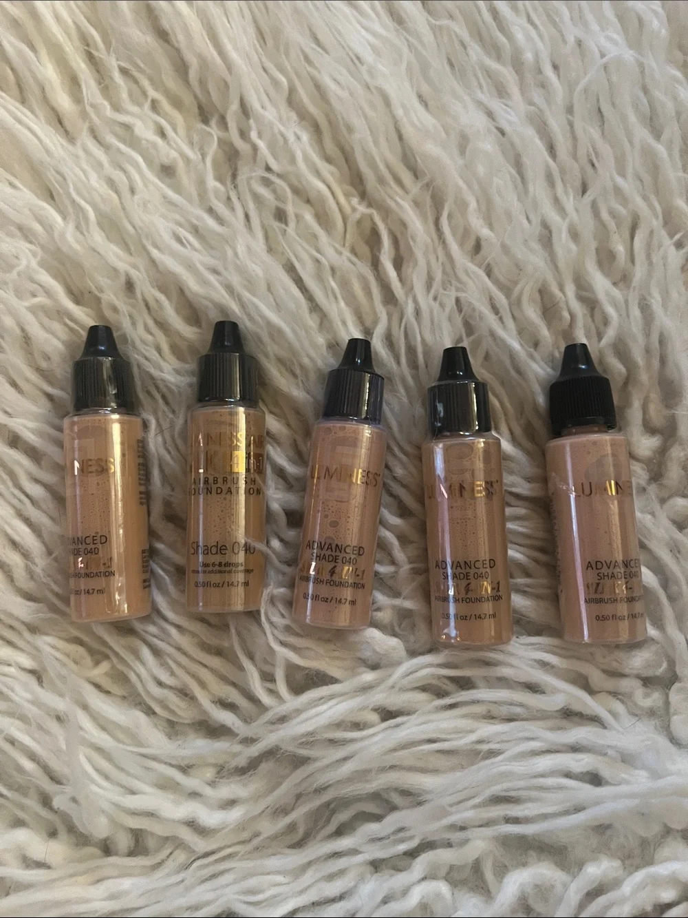Luminess Liquid airbrush Foundation Warm Beige Tones. Shade 040
